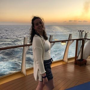 Meet your Posher, Gina